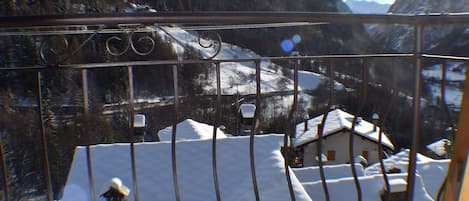 Appartement Panoramique, 1 chambre, vue montagne, dans les dépendances | Vue de la chambre