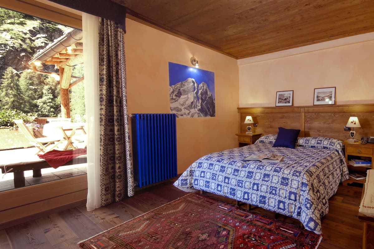 Kamer, 1 twee- of 2 eenpersoonsbedden, balkon | Luxe beddengoed, Select Comfort-bedden, individueel gedecoreerd