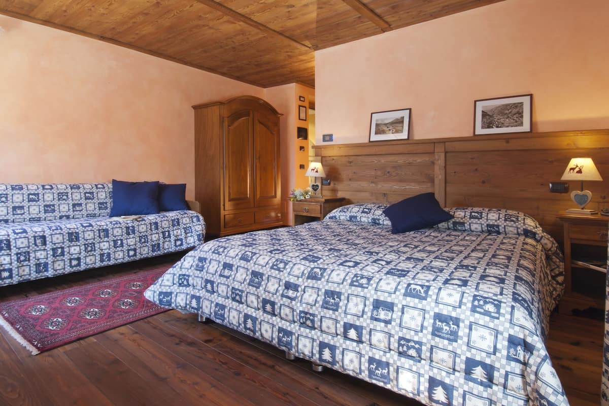 Driepersoonskamer, balkon | Luxe beddengoed, Select Comfort-bedden, individueel gedecoreerd