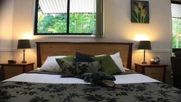 Deluxe bungalow, 1 slaapkamer, kitchenette | 1 slaapkamer, luxe beddengoed, pillowtop-bedden, individueel gedecoreerd