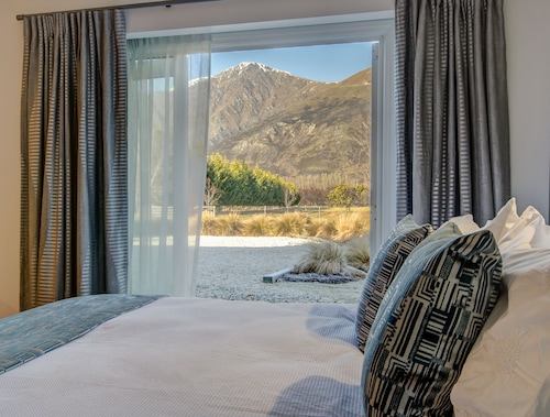 皇后鎮鄉村旅館