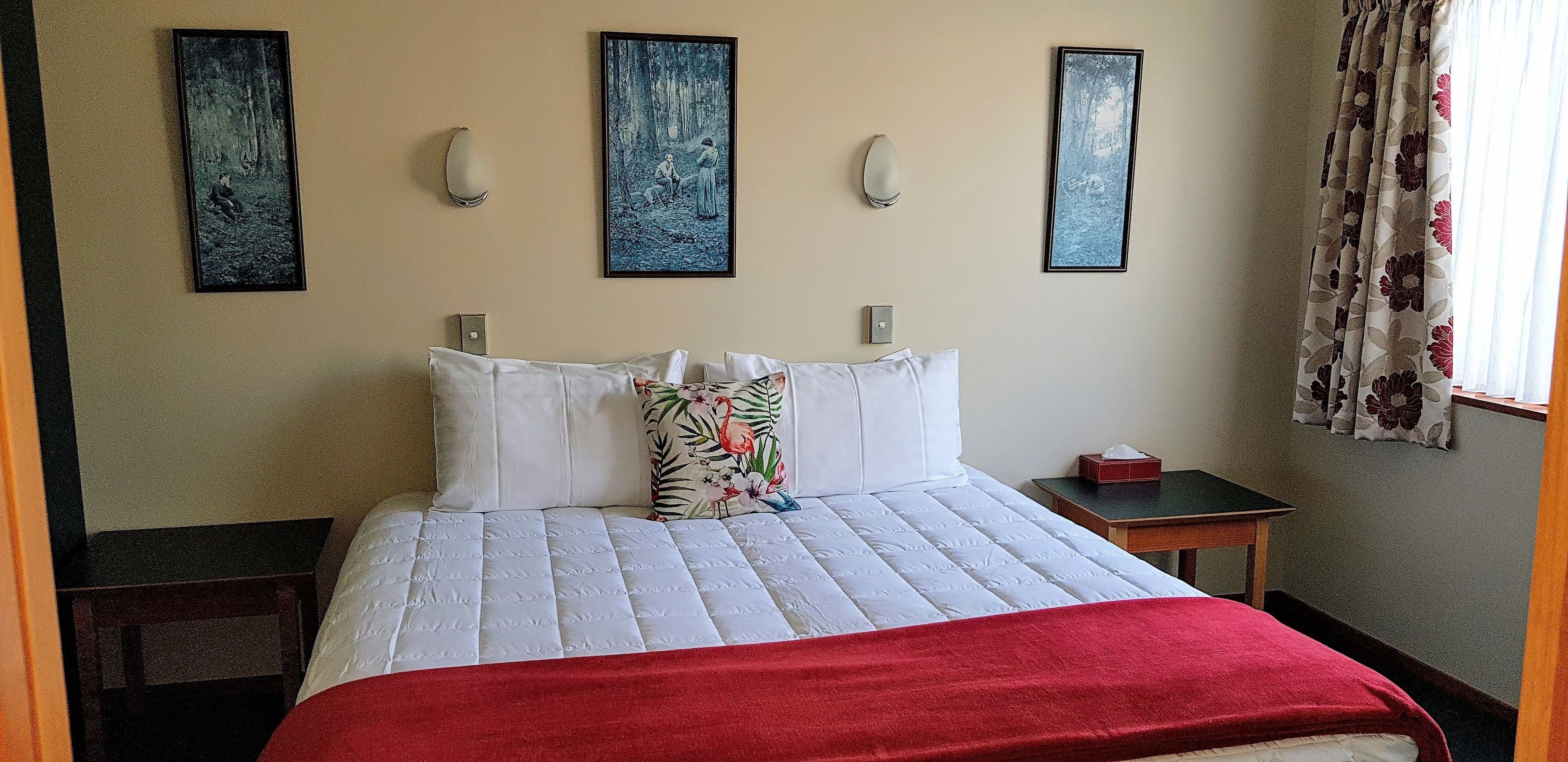 Ropa de cama de alta calidad y escritorio 