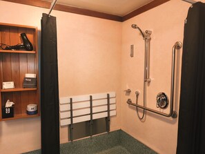 Ducha, artículos de tocador gratuitos, secador de pelo, toallas