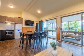 Apartment, 2 Bedrooms | In-room dining - Tasman Holiday Parks – Coromandel (Coromandel)