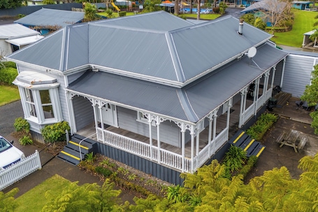 Luxury Four Bedroom Villa | In-room dining