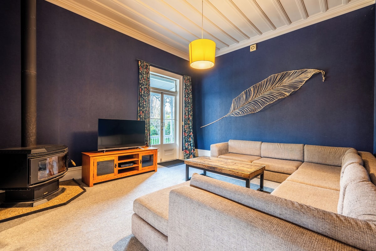Luxury Four Bedroom Villa | Living area