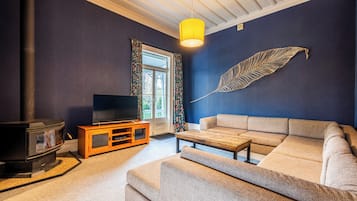 Luxury Four Bedroom Villa | Living area