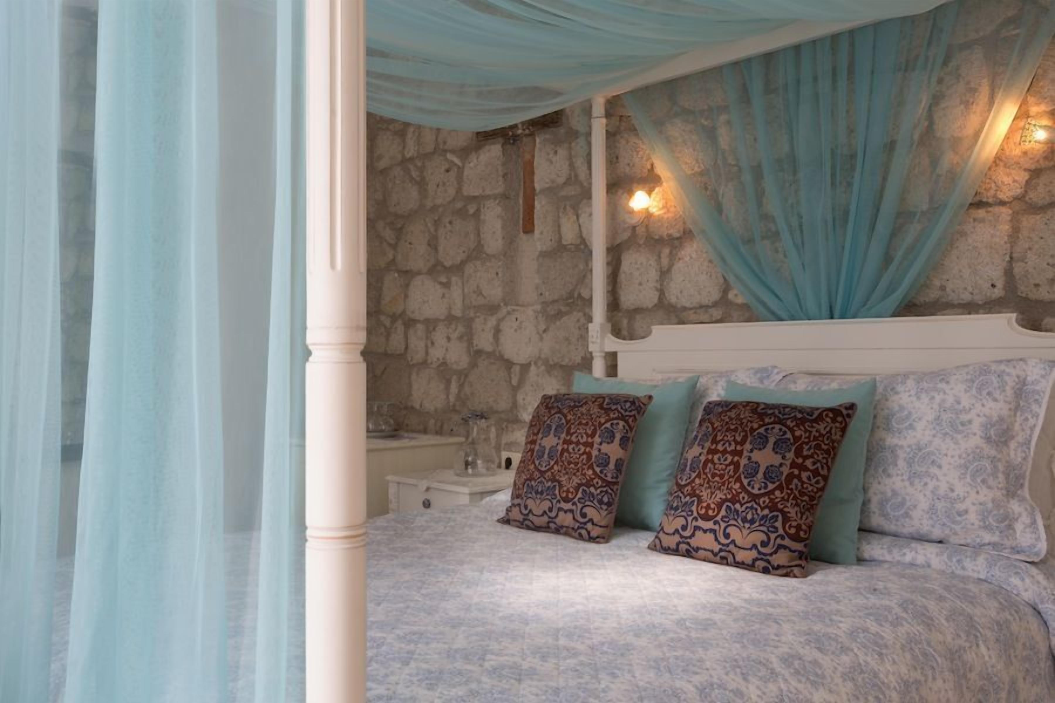 honeymoon room, 1 double bed | 1 bedroom, minibar, in-room safe, desk