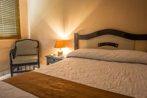 Basic Single Room | Minibar, in-room safe, individually decorated, individually furnished - Apart Hotel Atlantic (Guayaquil)