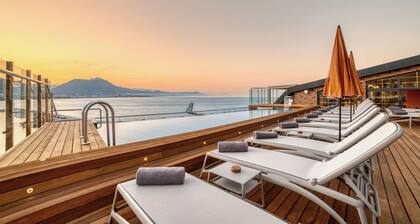 Numa Port Hotel