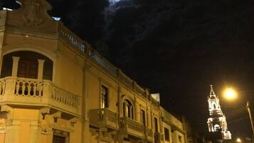 Front of property โ evening/night