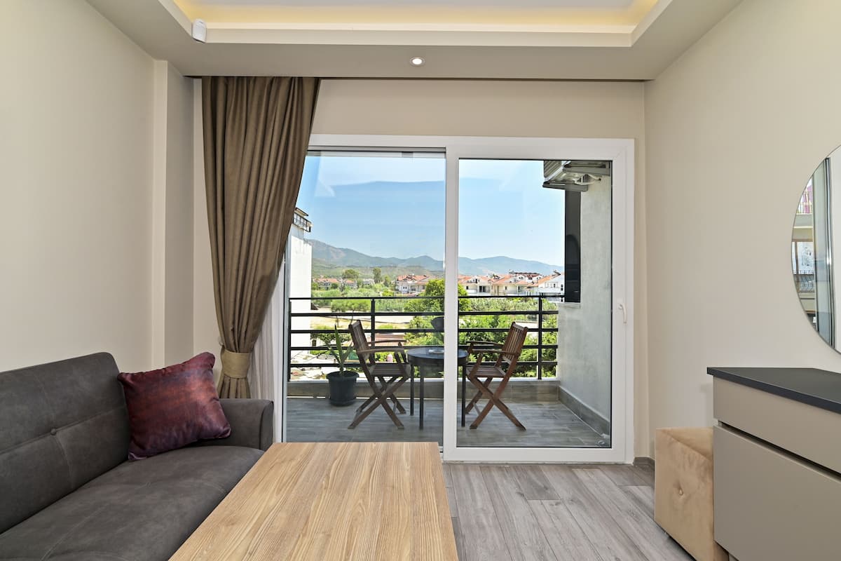 Comfort Suite | 1 bedroom, blackout drapes, soundproofing, bed sheets