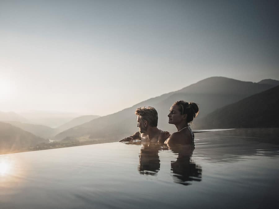 Indoor pool, 8 outdoor pools, pool umbrellas, pool loungers