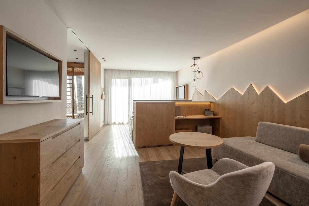 Superior Double Room | Hypo-allergenic bedding, minibar, in-room safe, soundproofing