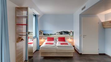 مكتب وتجهيزات عازلة للصوت وأسرّة أطفال/رضّع (مجانًا) وواي فاي مجانًا