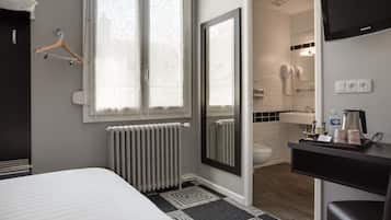Ropa de cama de alta calidad, escritorio y cortinas blackout