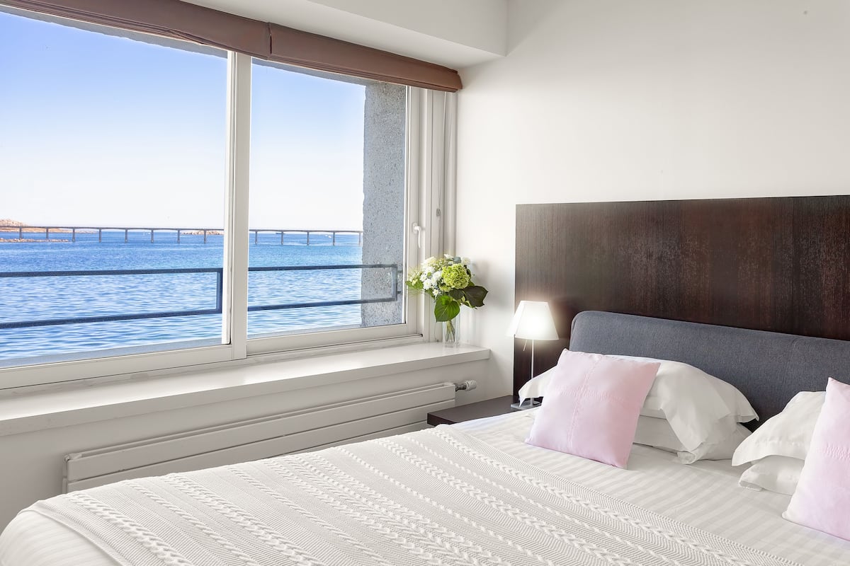 junior suite, sea view | premium bedding, memory-foam beds, in-room safe, individually decorated