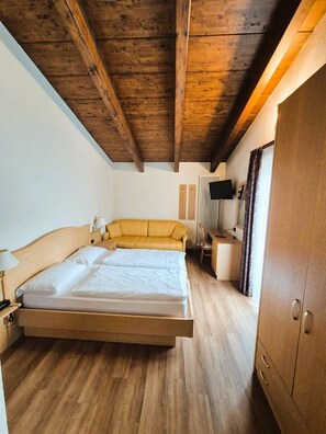 Double Room | Down comforters, minibar, in-room safe, desk - Hotel Angelica (Livigno)
