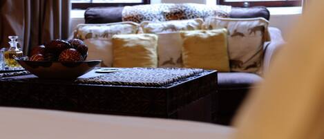 Superior Double Room, Ensuite (Colonial Room)