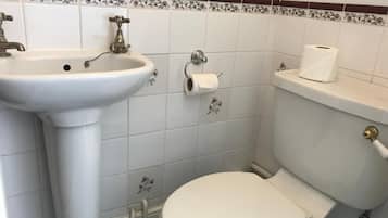 SĂšche-cheveux, serviettes fournies