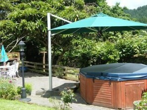 Soins de manucure et de pédicure, massages