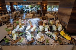 Free daily buffet breakfast  - Fore Resort & Spa (Kemer)