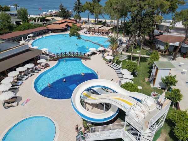 Indoor pool, 2 outdoor pools, pool umbrellas, pool loungers - Fore Resort & Spa (Kemer)