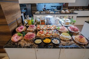 Free daily buffet breakfast - Fore Resort & Spa (Kemer)