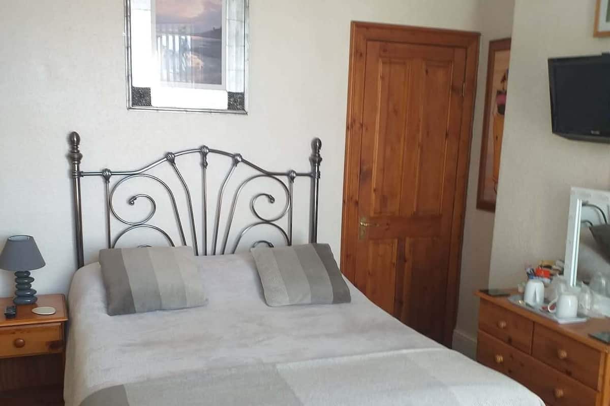 Suite, baño privado (2 Adults and 1 Child)