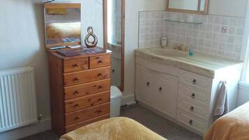 Zweibettzimmer, eigenes Bad ((Separate))