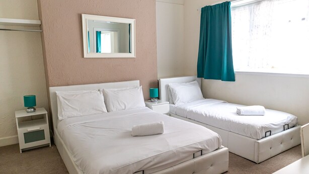 Quadruple Room, Ensuite - Addenro Serviced Rooms (Southampton)