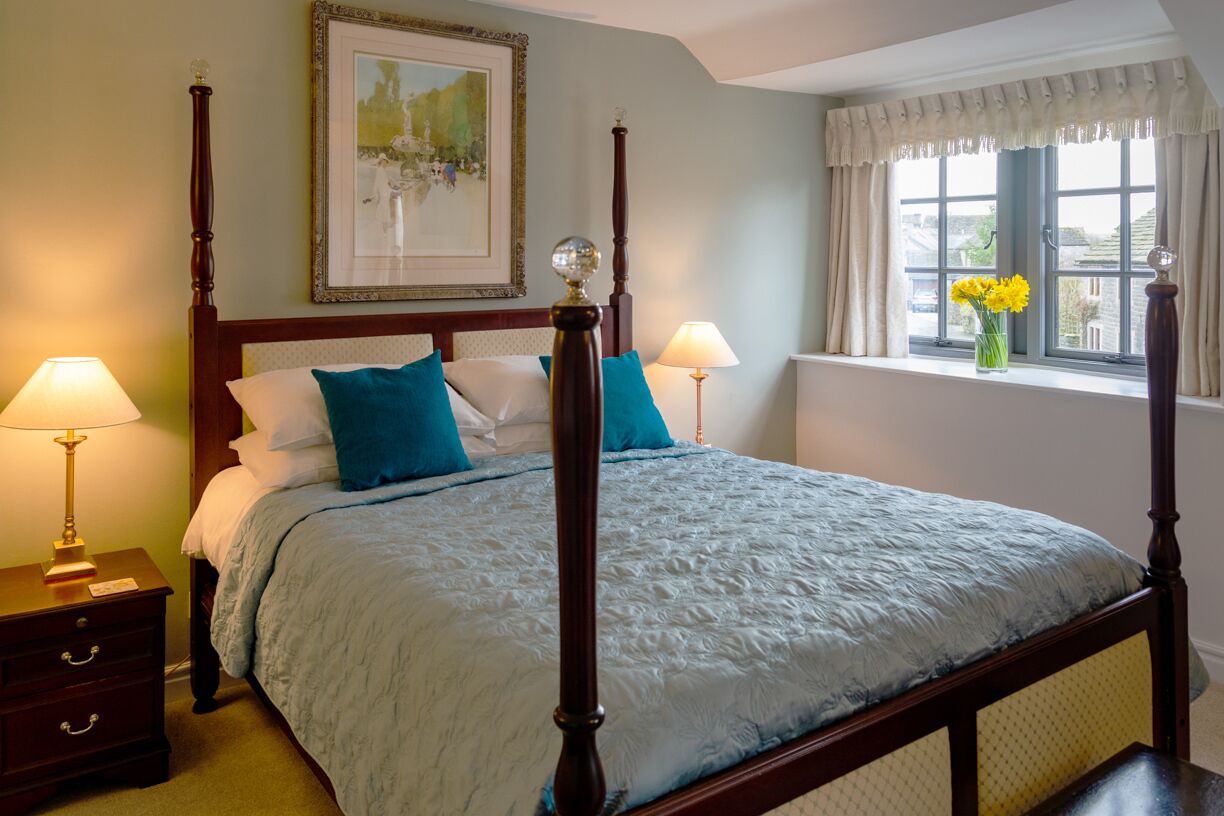 Deluxe Double Room, Ensuite | Individually decorated, individually furnished, iron/ironing board