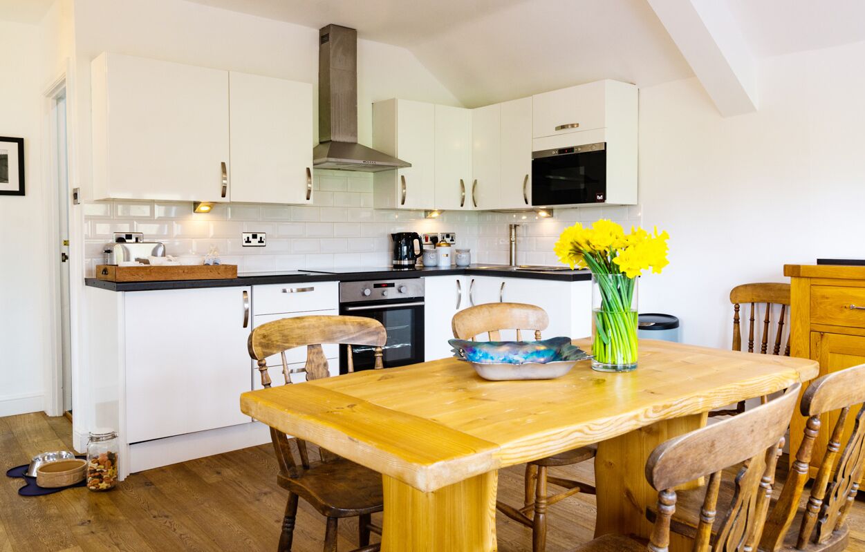 Apartment, Ensuite, Garden View | Private kitchen | Coffee/tea maker