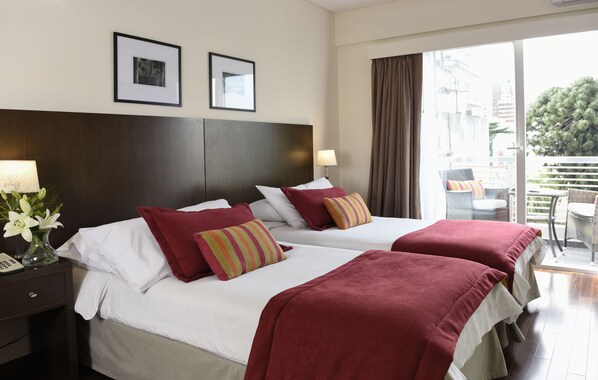 Chambre Junior avec lits jumeaux | Vue depuis le balcon