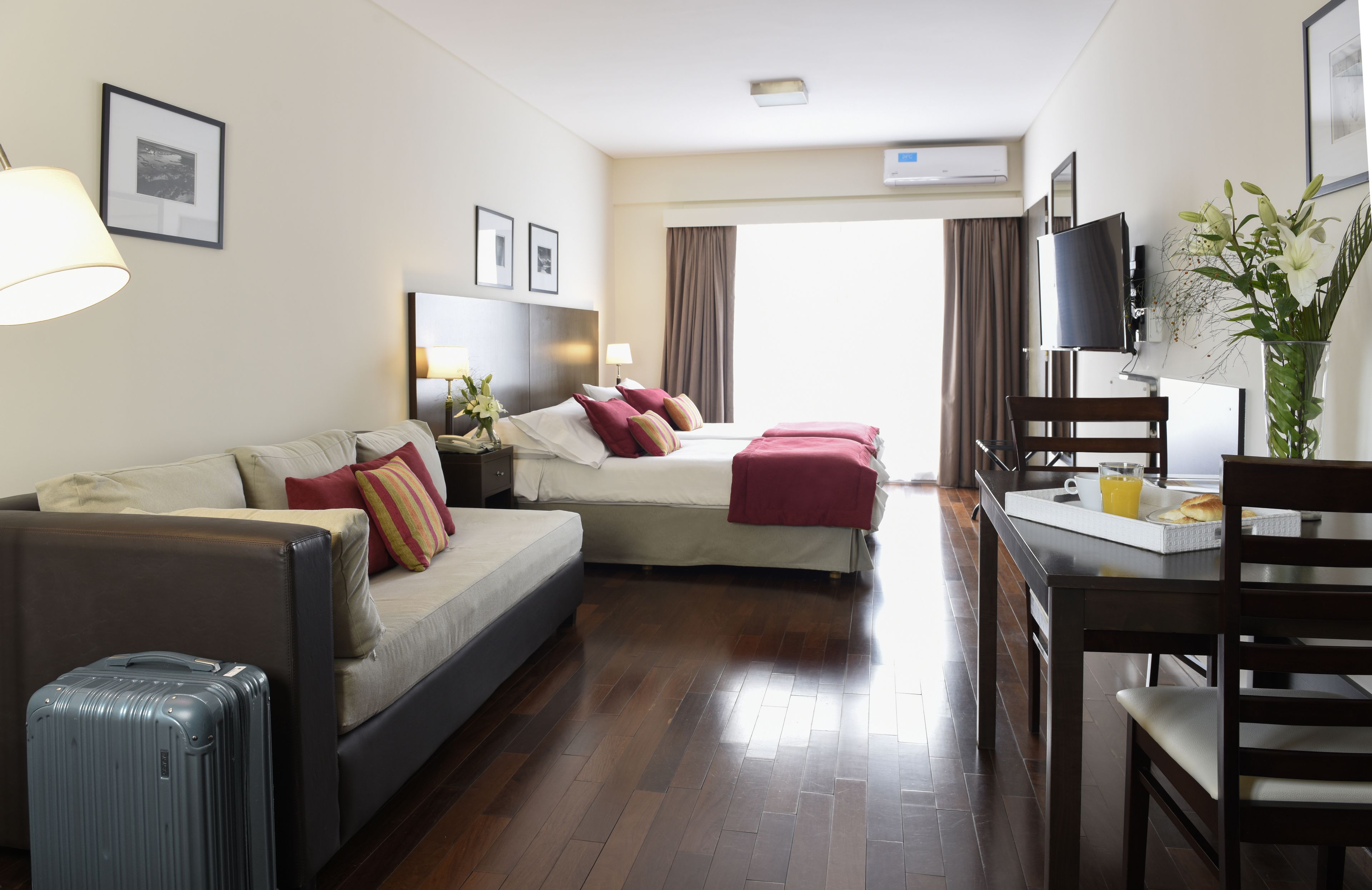 Junior Twin Room | Premium bedding, down duvets, pillow-top beds, minibar