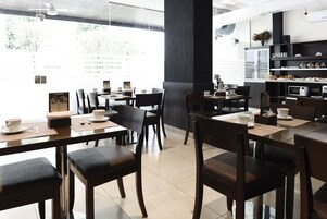 Tägliches inbegriffenes Frühstücksbuffet