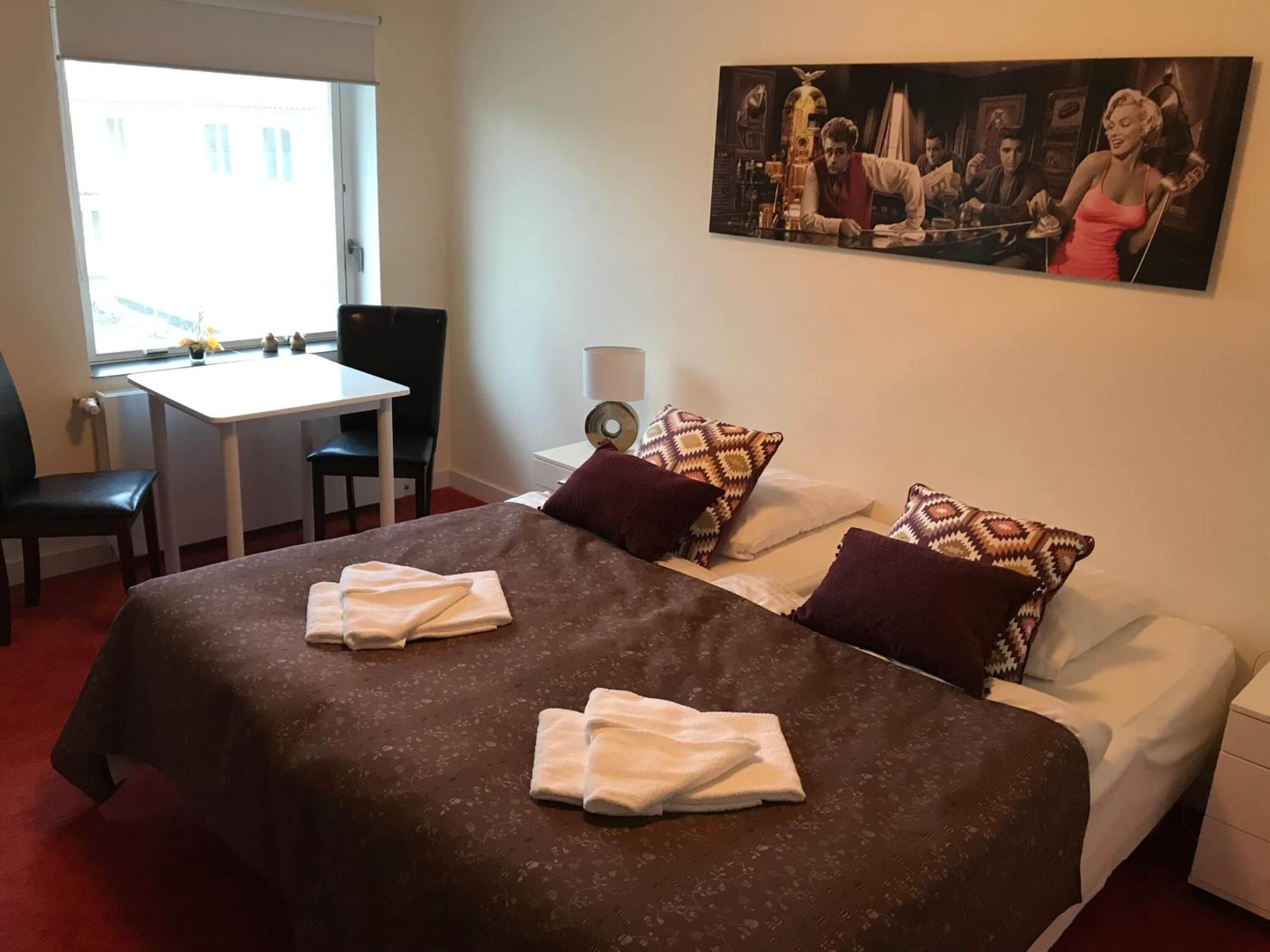 Free WiFi, bed sheets