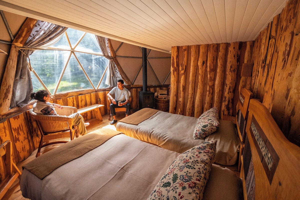 In-room safe, bed sheets
