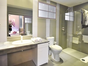 Habitación doble superior, baño privado, vistas al jardín (VIP) | Baño