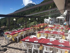 Breakfast, lunch, dinner served; garden views - Cà Vecia (Gargnano)