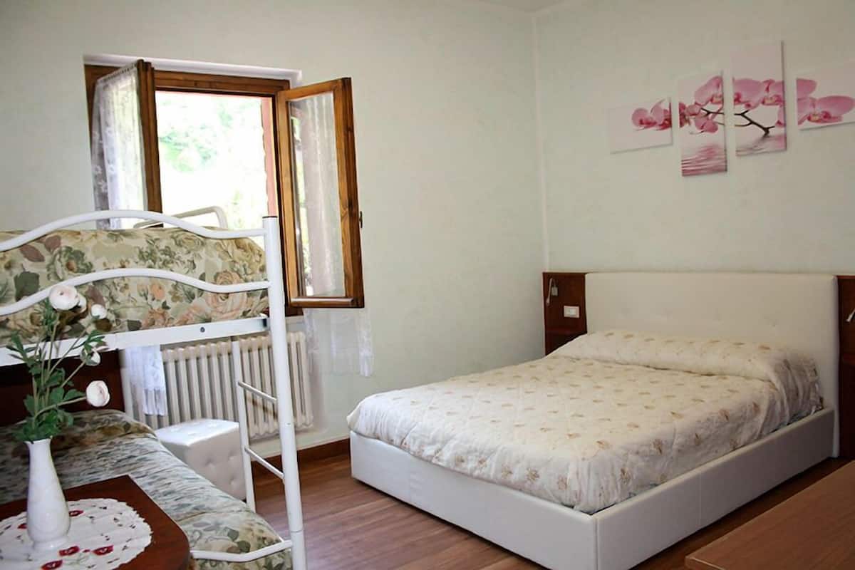 Quadruple Room | Premium bedding, pillowtop beds, minibar, free WiFi
