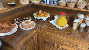Servizio di colazione, pranzo e cena