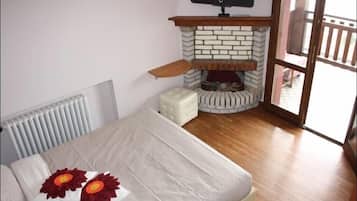 Chambre Double Panoramique, vue lac | Literie de qualité supérieure, surmatelas, minibar, Wi-Fi gratuit