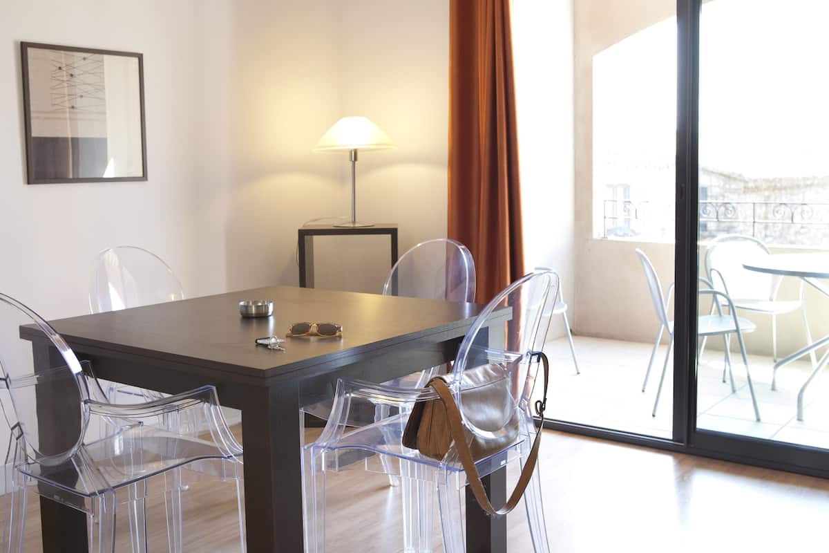 Appartamento Standard, 2 camere da letto | Pasti in camera