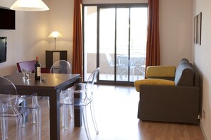 Standard Apartment, 1 Bedroom | Living area