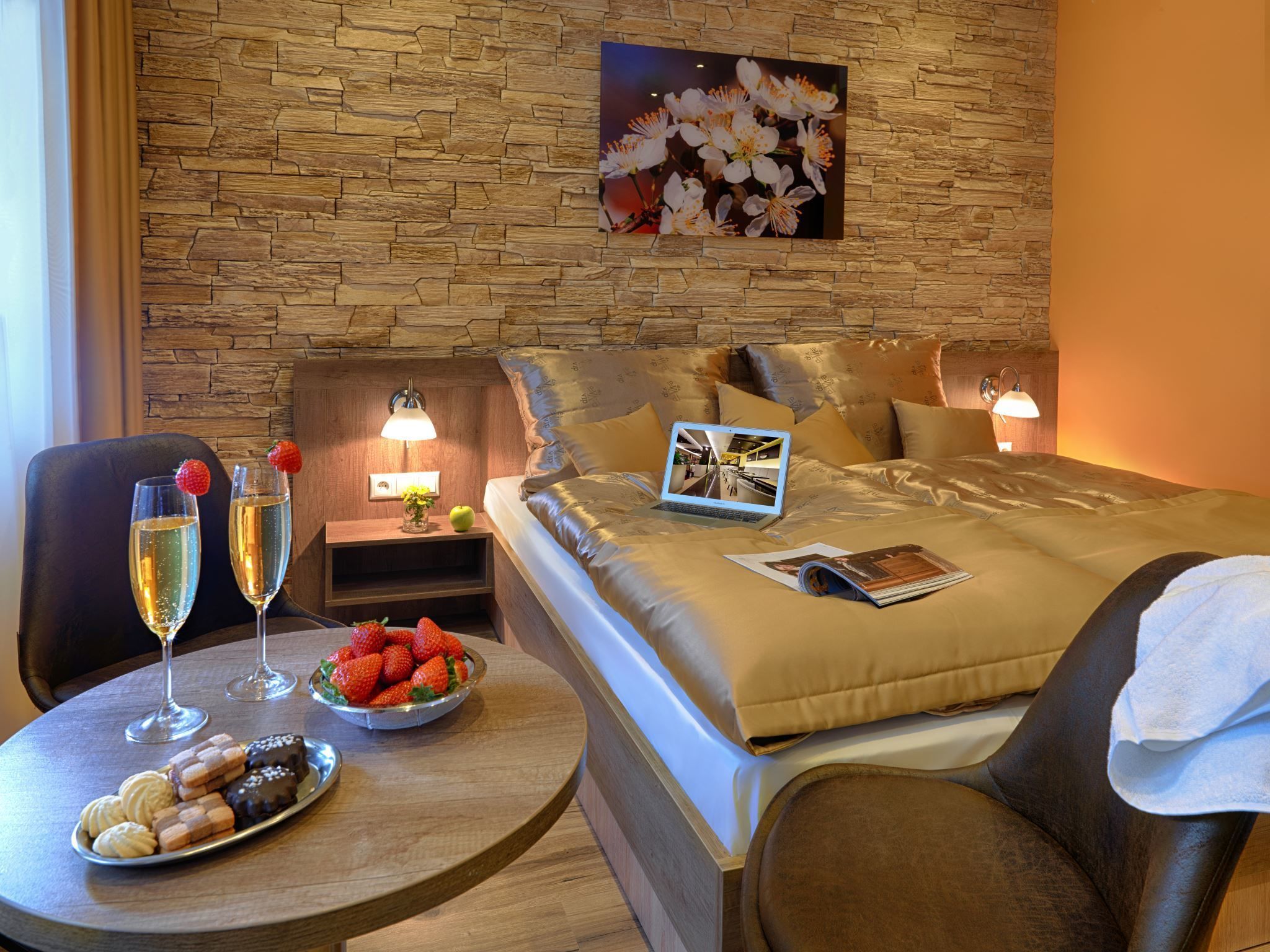 Standard Double Room | Select Comfort beds, in-room safe, desk, soundproofing