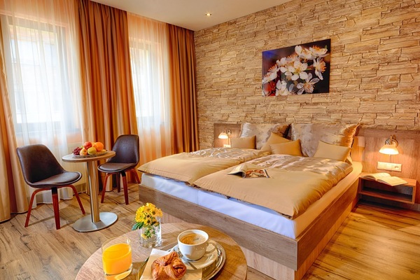 Standard Double Room | Select Comfort beds, in-room safe, desk, soundproofing