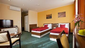 Standard Room | Select Comfort beds, in-room safe, desk, soundproofing