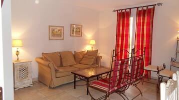 Villa, 3 Bedrooms | Living area | TV