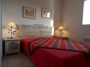 1 bedroom, soundproofing, iron/ironing board, cots/infant beds - Residence Village d'Oc (Béziers)